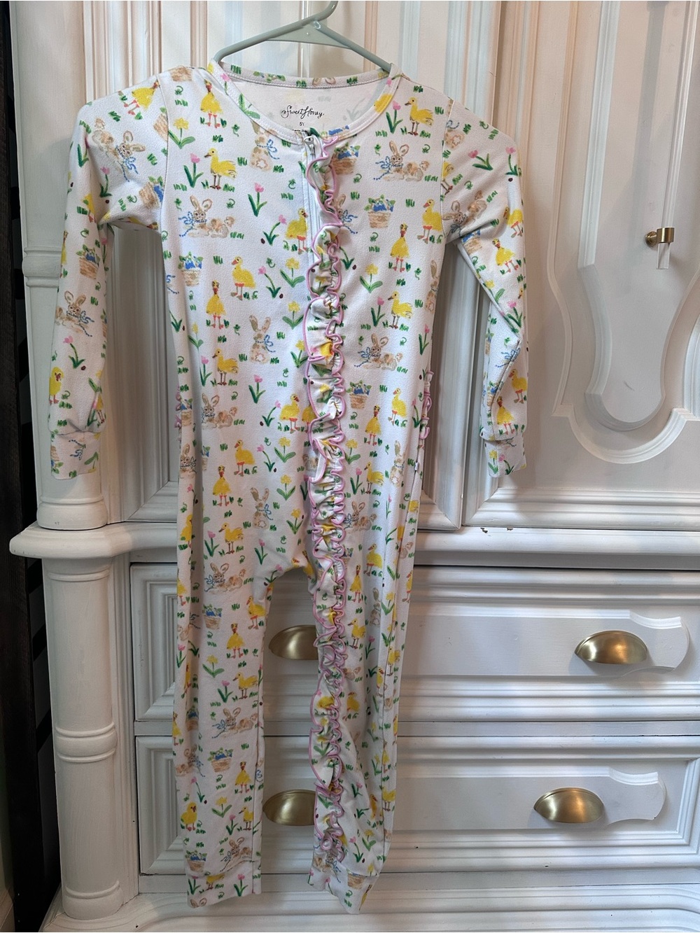 SweetHoney White Floral Bunny Ruffled One-Piece Pajamas size 5